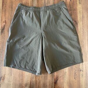 Mens M, Lululemon 9” Lined Pace Breaker Short Dark Green